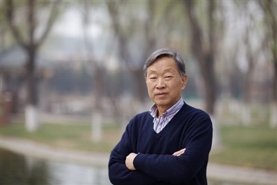 完善法律體系 推進(jìn)依法治國——訪中國法學(xué)會信息法學(xué)研究會會長劉海年