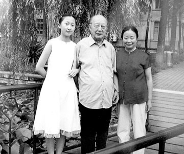 一場不應被忘記的愛情:張紫葛與溫曉莉的忘年之戀