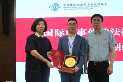 �C���f����